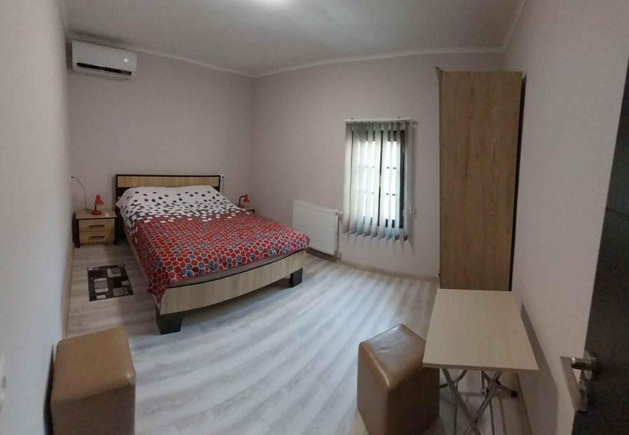 Full House Daire Tiflis Dış mekan fotoğraf